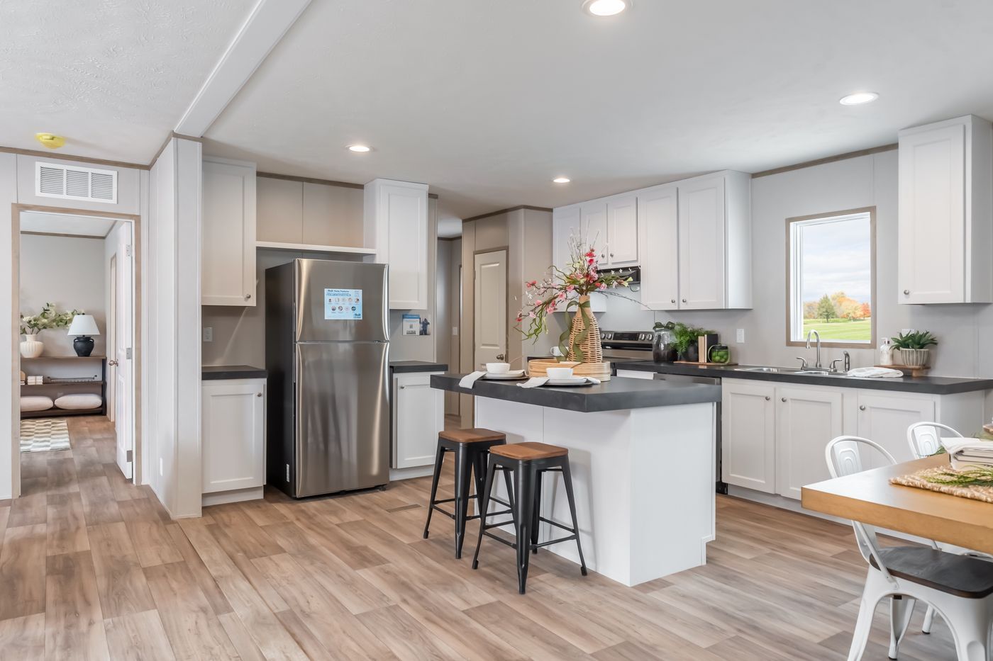 Vista 38HZN28483AH Double Wide by Horizon Homes thumbnail 6